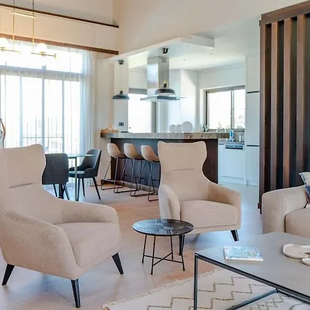 Enjoy Playing Golf, Where Luxury Meets Peace.