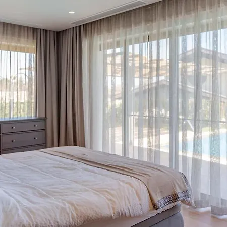 Enjoy Playing Golf, Where Luxury Meets Peace. Βίλα