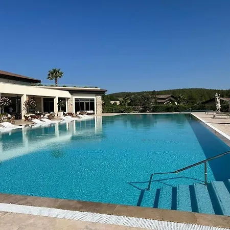 Enjoy Playing Golf, Where Luxury Meets Peace. Willa