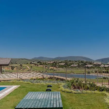 Willa Enjoy Playing Golf, Where Luxury Meets Peace. *
