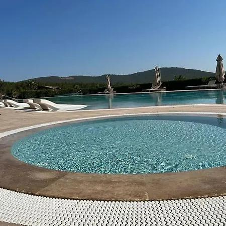 Villa Enjoy Playing Golf, Where Luxury Meets Peace.